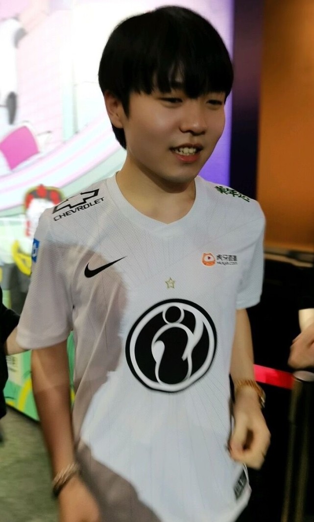  rookie2021年还打比赛吗? 